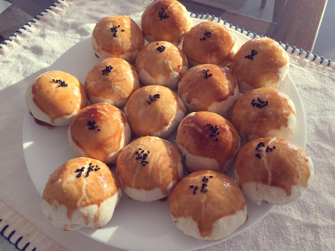 掉渣渣的蛋黄酥（超详细的方子）