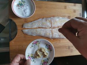 老郑家电饼铛私房菜——原味煎烤鱼排的做法 步骤4
