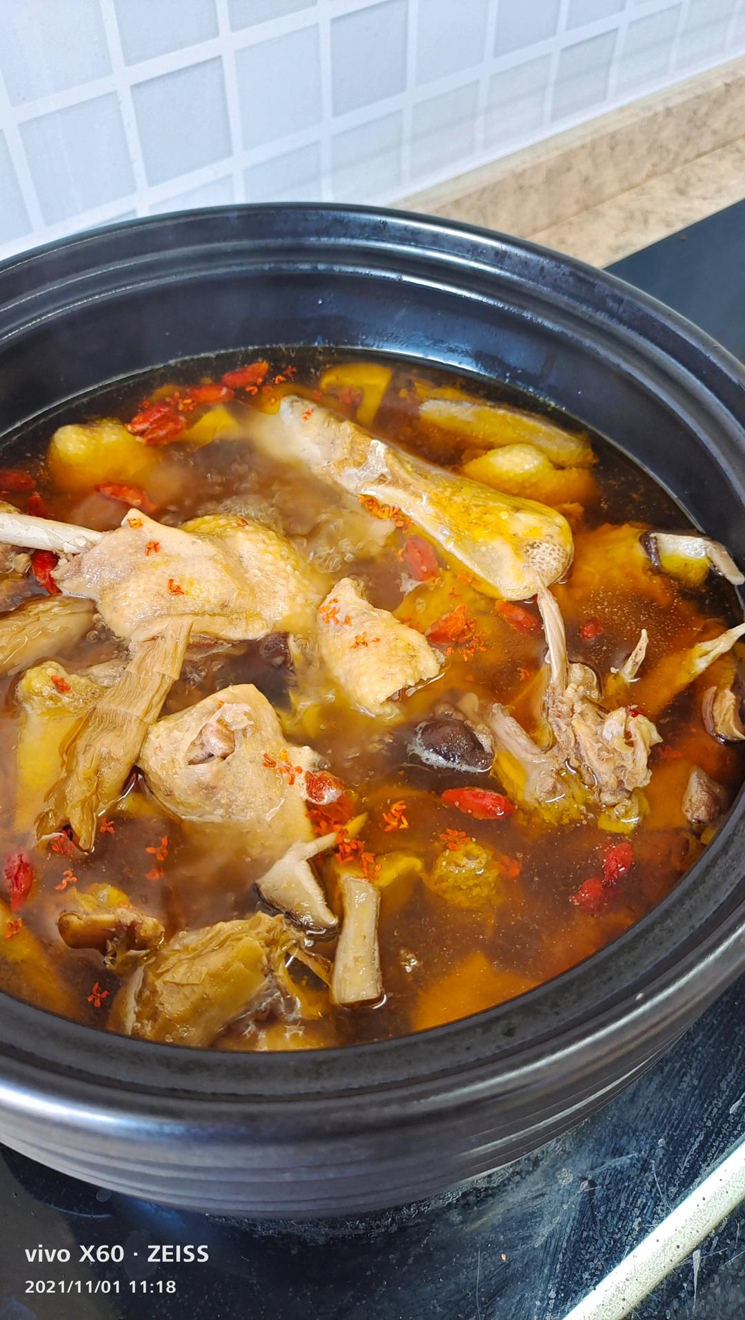 麦子谷子hs做的咸笋老鸭煲