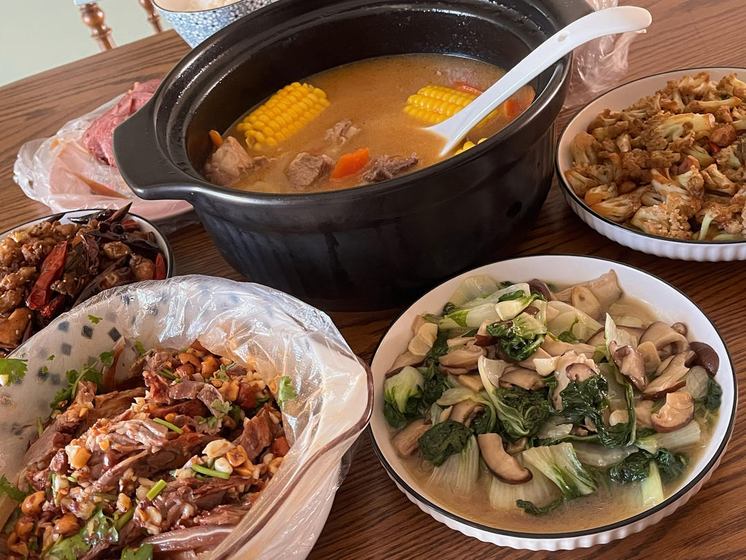 连吃三碗的玉米山药排骨汤