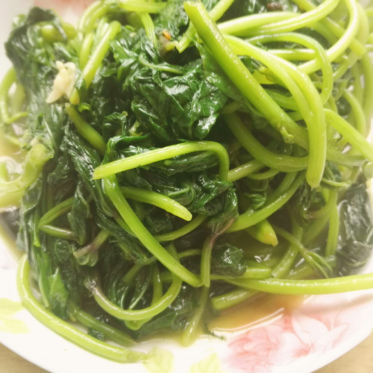 蒜炒红薯叶