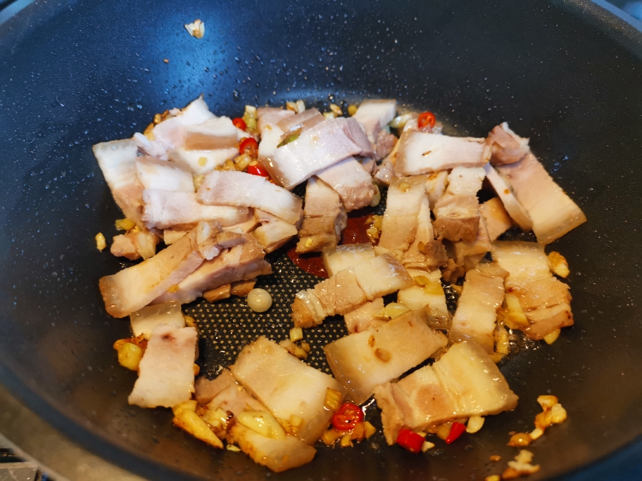 猪肉炖白菜粉丝的做法 步骤4