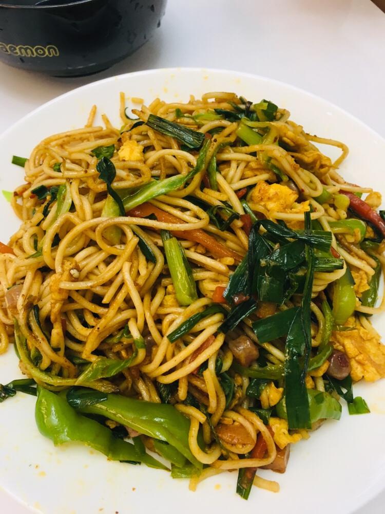 正宗四川小吃铁板炒面(此方法也可以做成铁板炒饭)