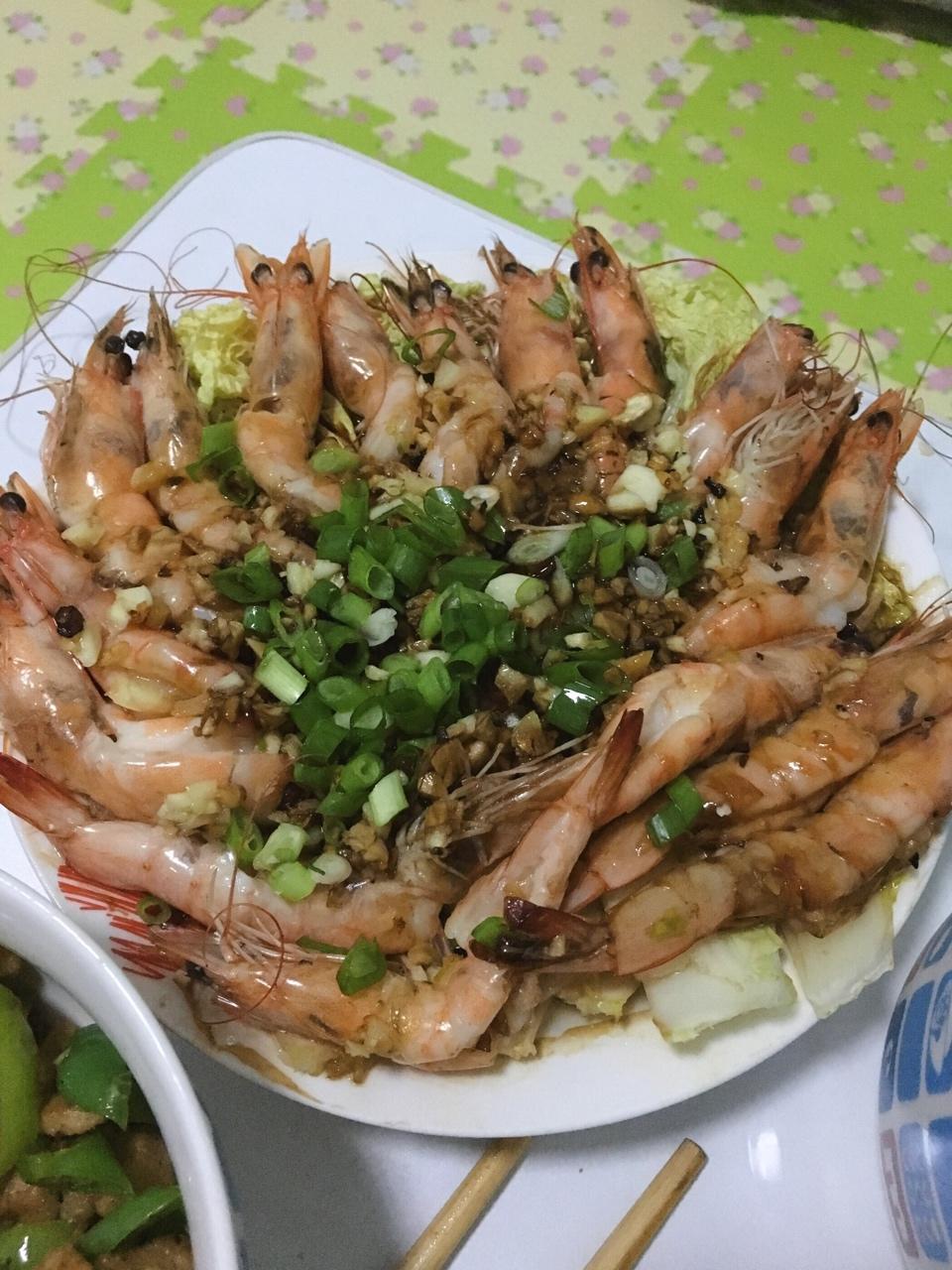 虾最美味的吃法必须是这个——蒜蓉蒸虾（多动图，孔瑶的食谱）