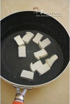 时蔬烩麦香豆腐丸子的做法 步骤2