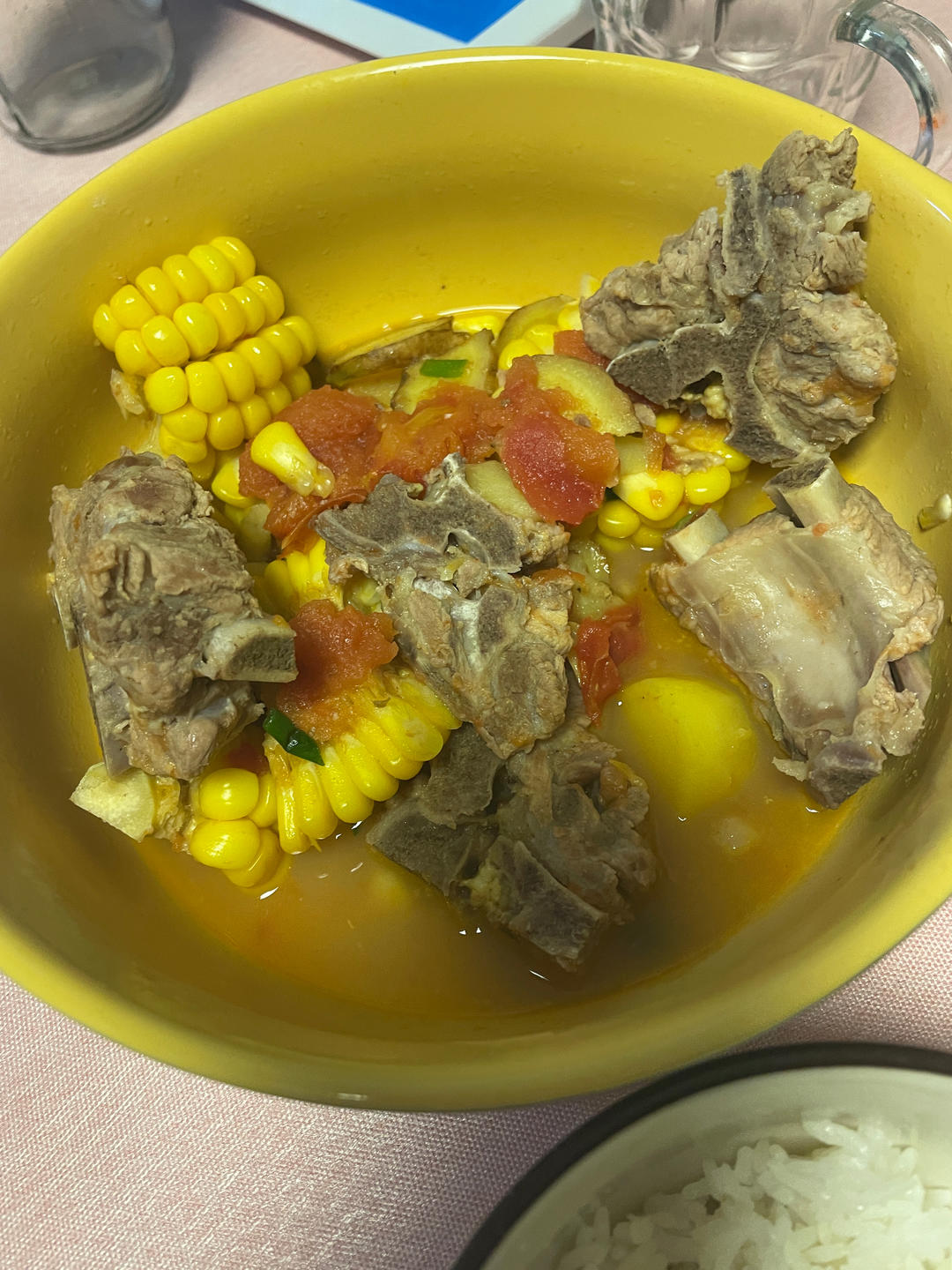 番茄土豆玉米排骨汤