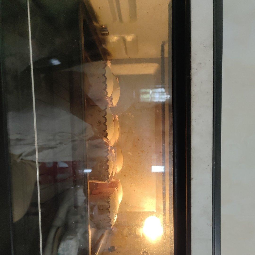 纸杯蛋糕，绝对不塌不裂，百分百成功四段式烘烤方法，不私藏无保留