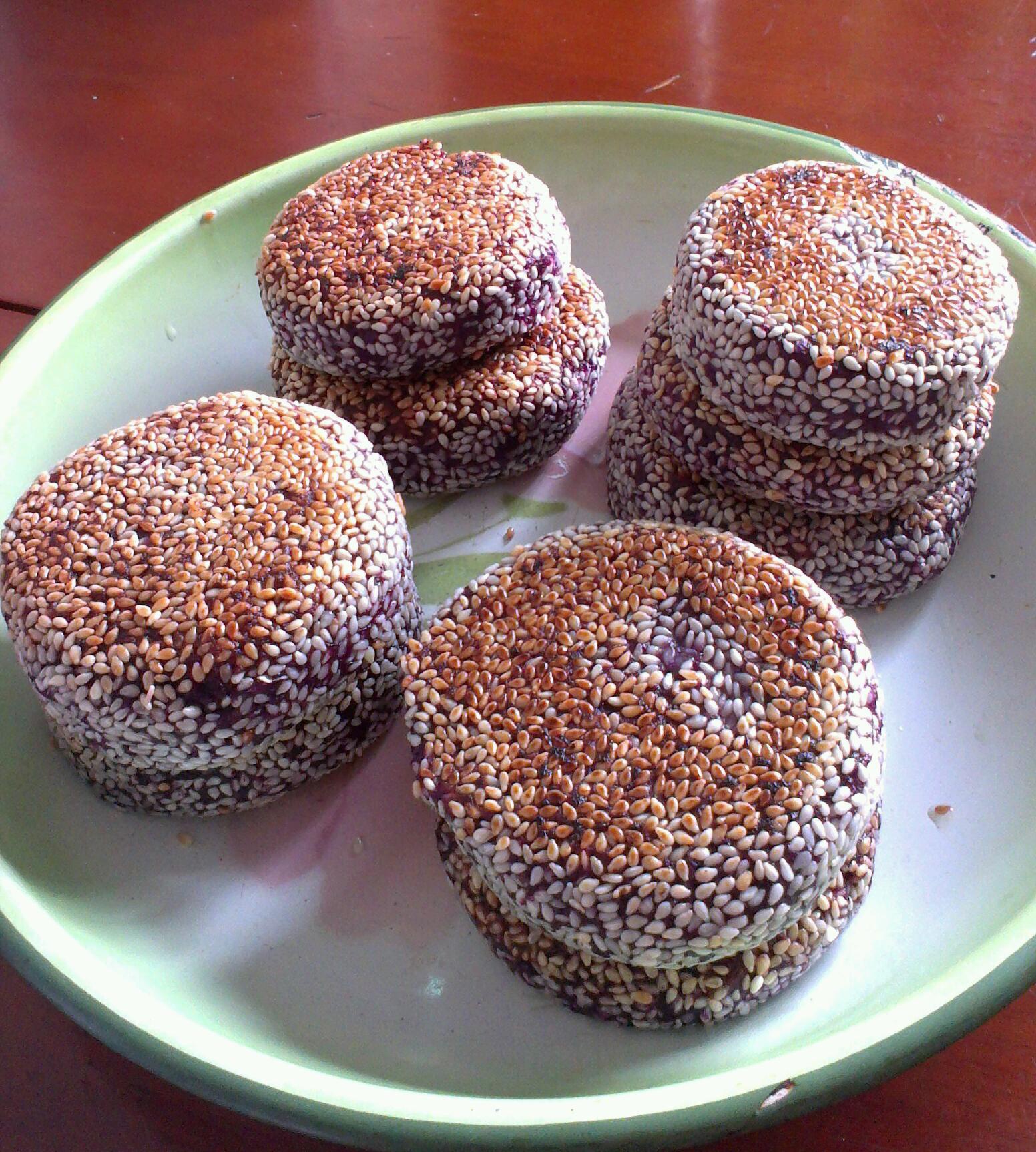 面包爱情wing做的香煎芝麻紫薯饼