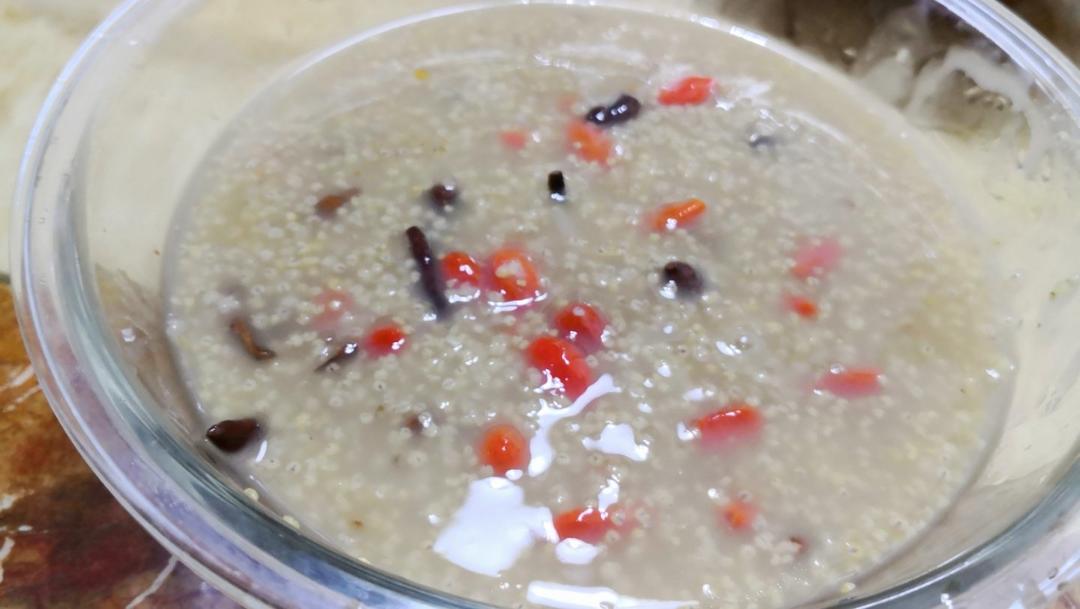 红枣桂圆小米粥