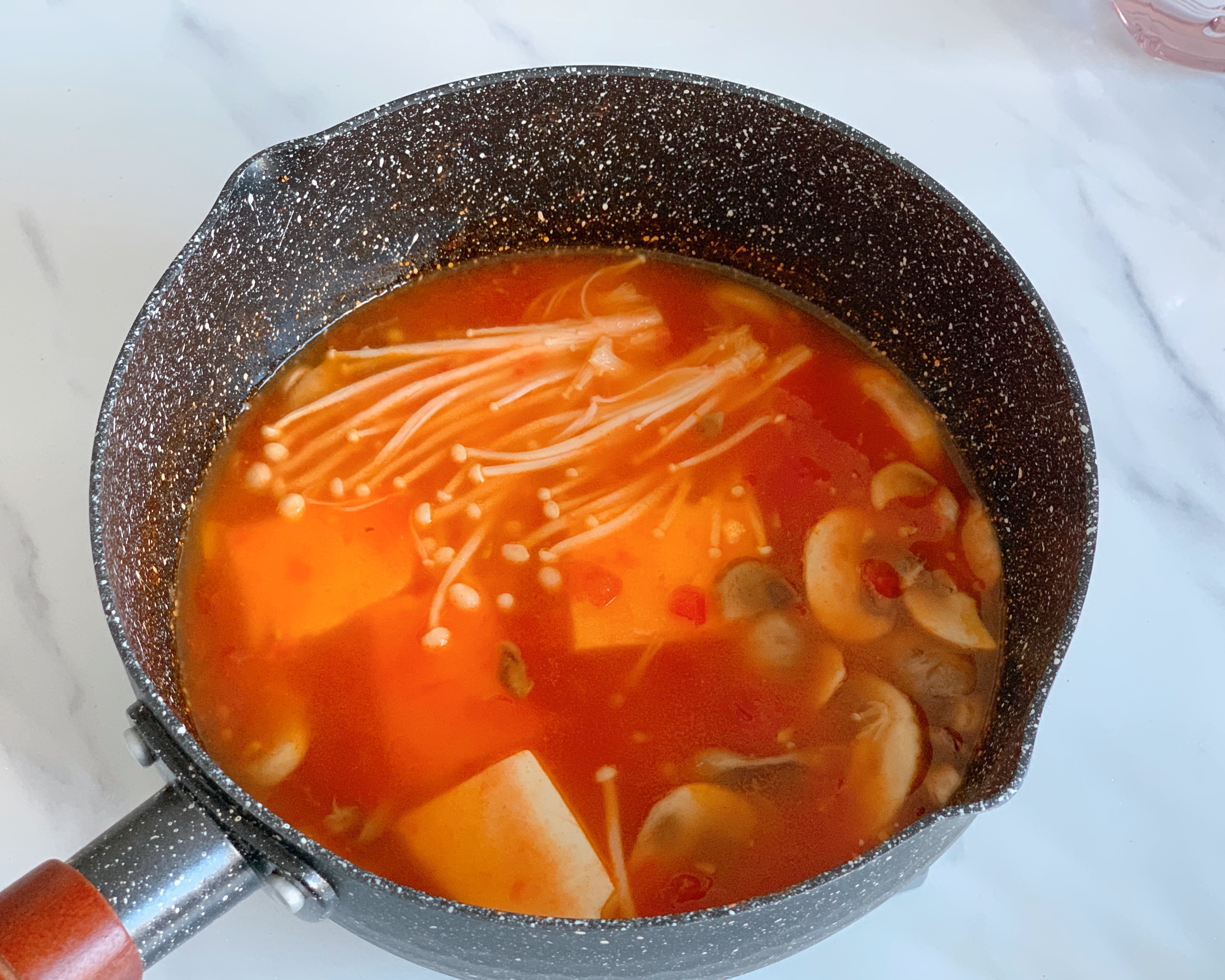 蔬菜汤/超鲜美西红柿蘑菇豆腐汤