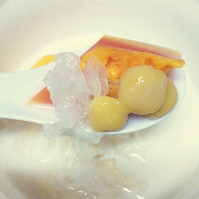 耶香雪耳炖木瓜