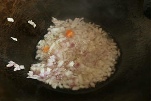 山姆厨房——生炒羊排糯米饭的做法 步骤5