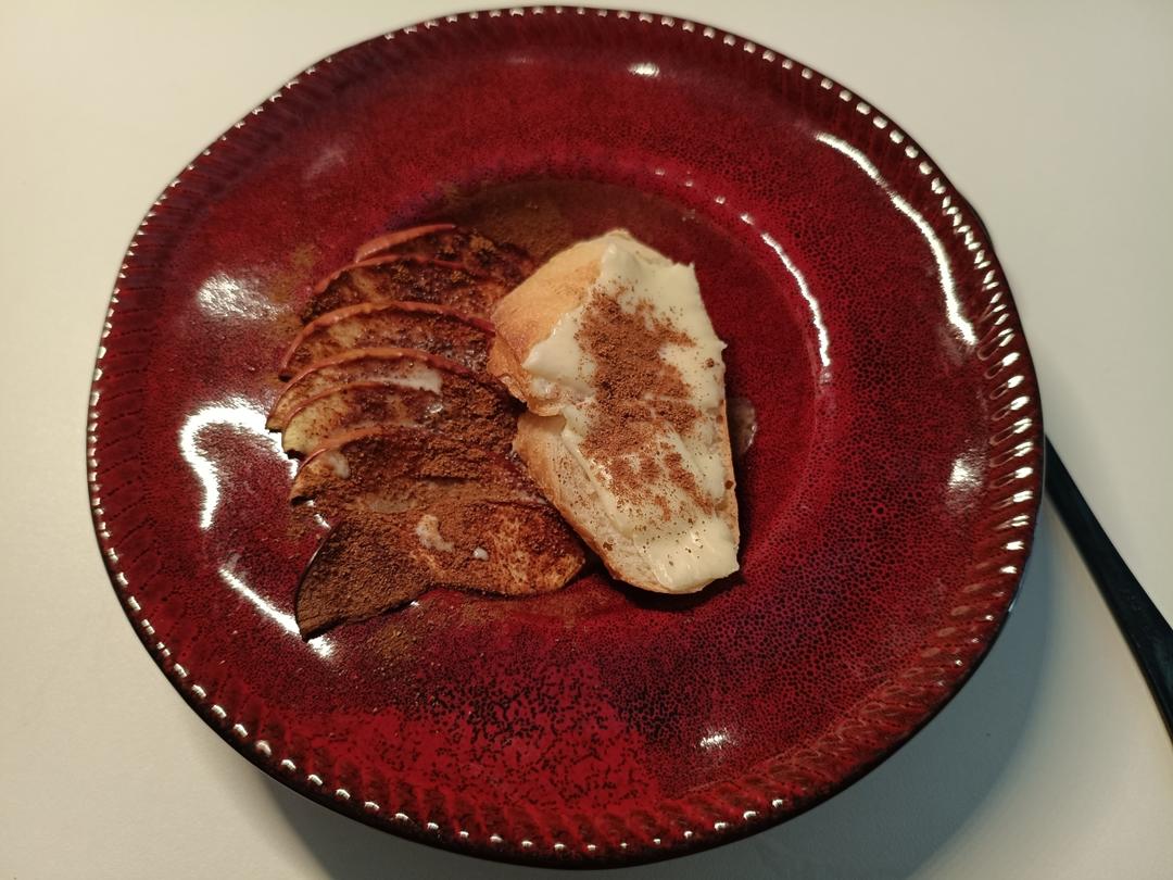 烤肉桂苹果法棍