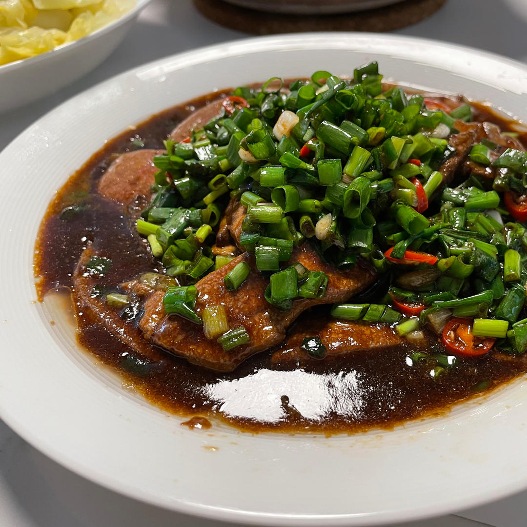 厨师长教你：“葱香猪肝”的脆嫩做法，四伯认证的最佳猪肝炒法