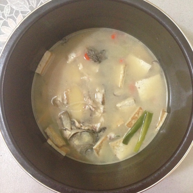 鲫鱼豆腐汤
