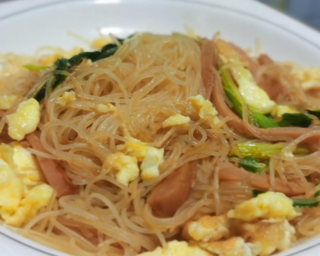 炒米粉 家庭版(香葱鸡蛋火腿米粉早餐)的做法