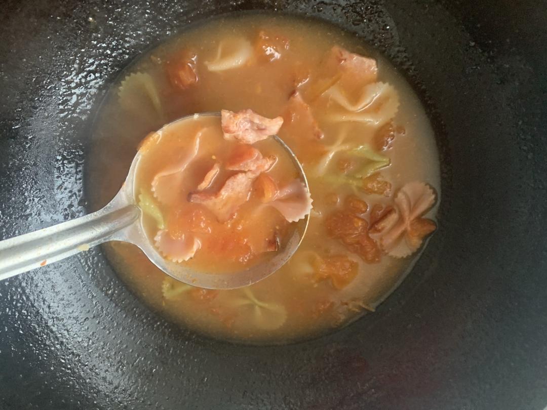 开胃好吃的番茄蝴蝶面