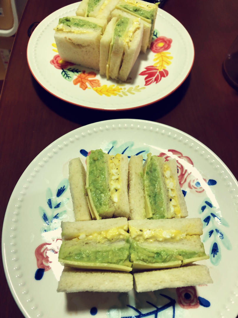 牛油果吐司