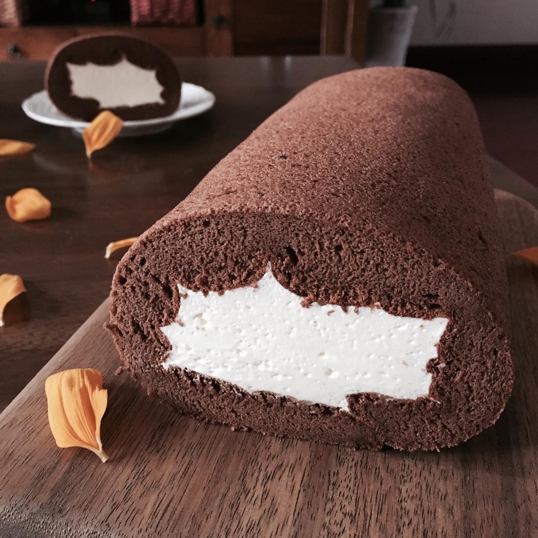 超浓郁卷不裂的巧克力蛋糕卷