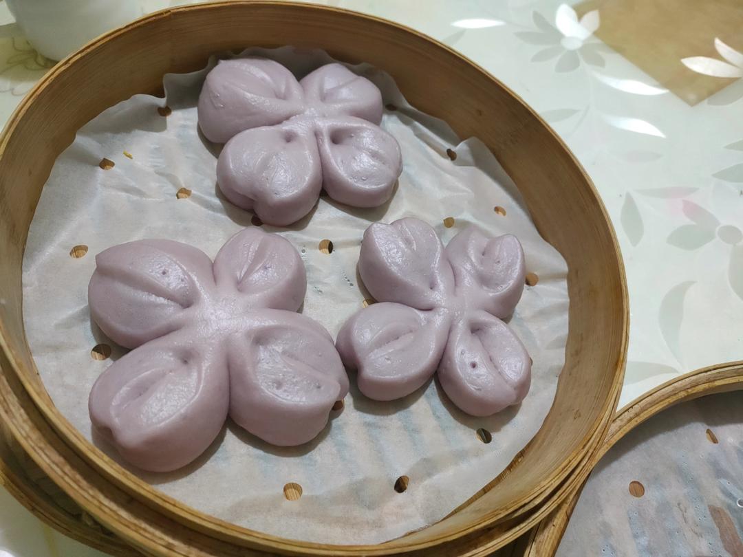 一次发酵的奶香紫薯四叶草馒头
