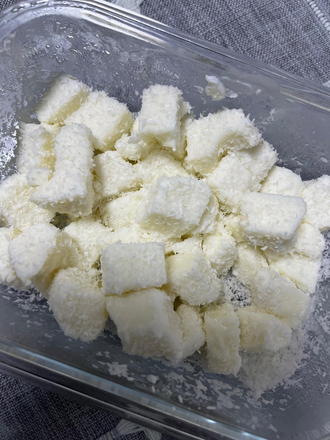 无需烤箱！奶香味浓郁！香甜嫩滑的椰蓉奶糕