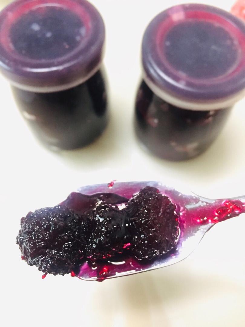 熬制新鲜杨梅酱