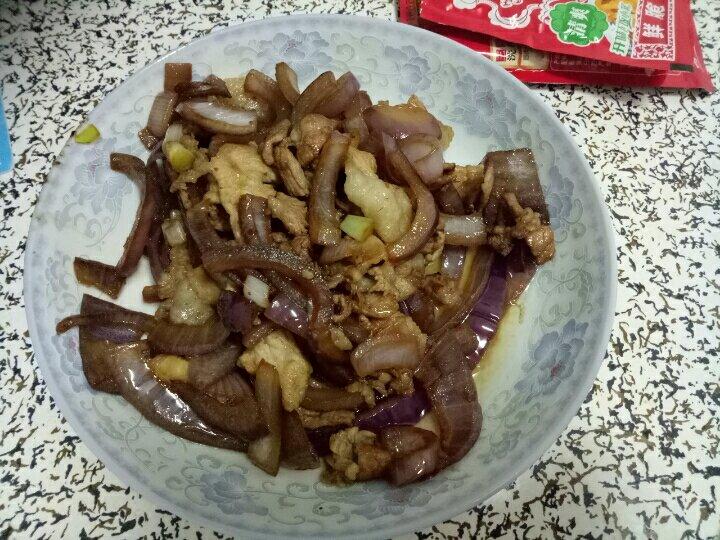 洋葱炒肉