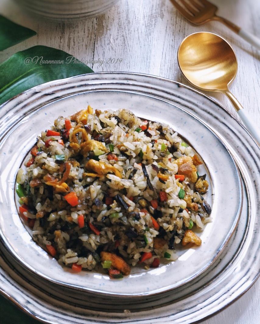 暖暖贝嘉做的橄榄菜蛋炒饭