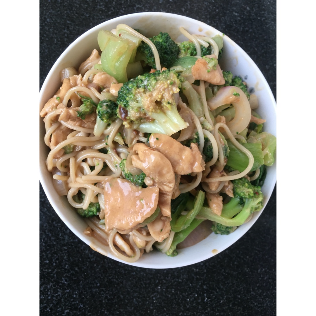 麻酱鸡肉面  Sesame paste Chicken Noodles