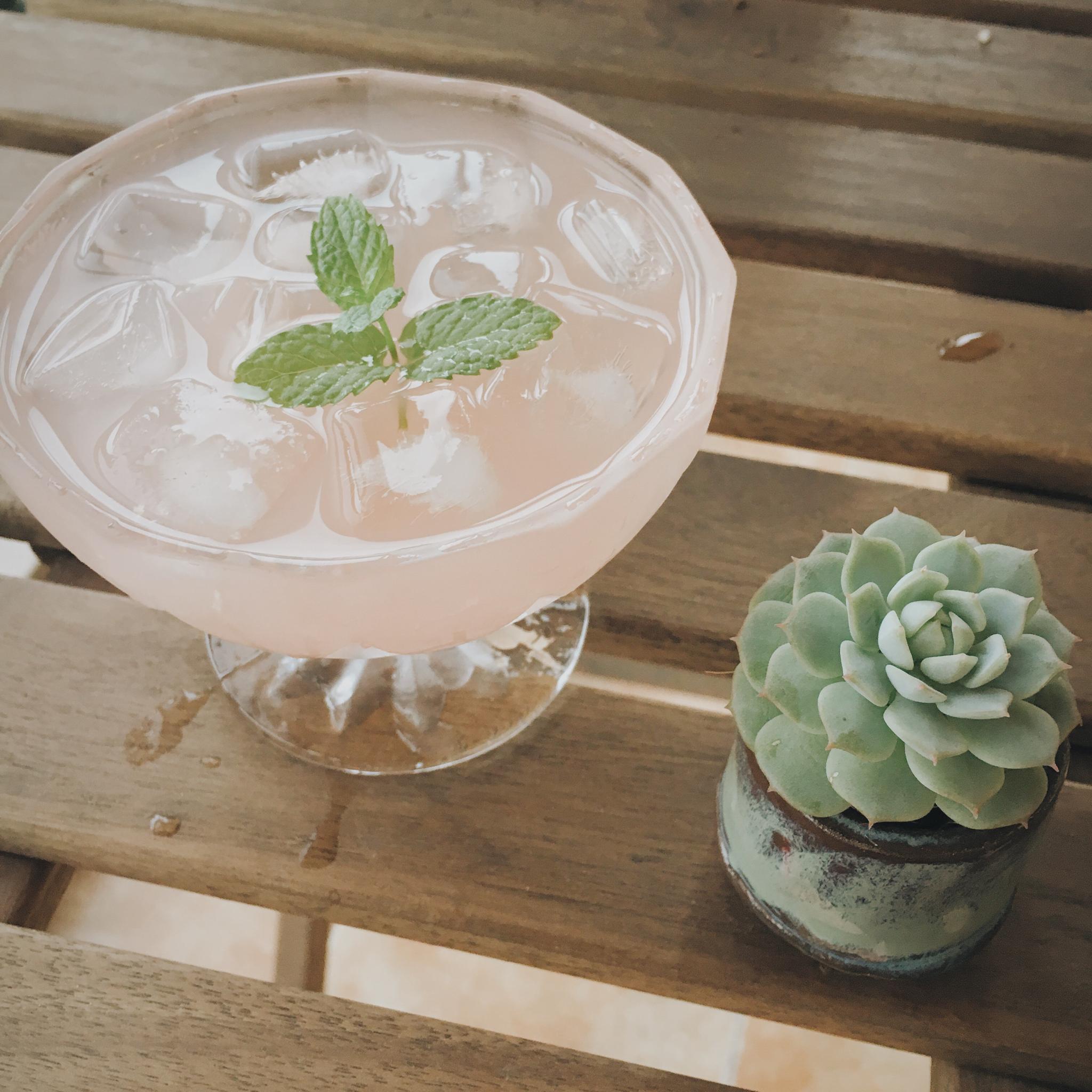 少女特饮蜜桃MOJITO鸡尾酒