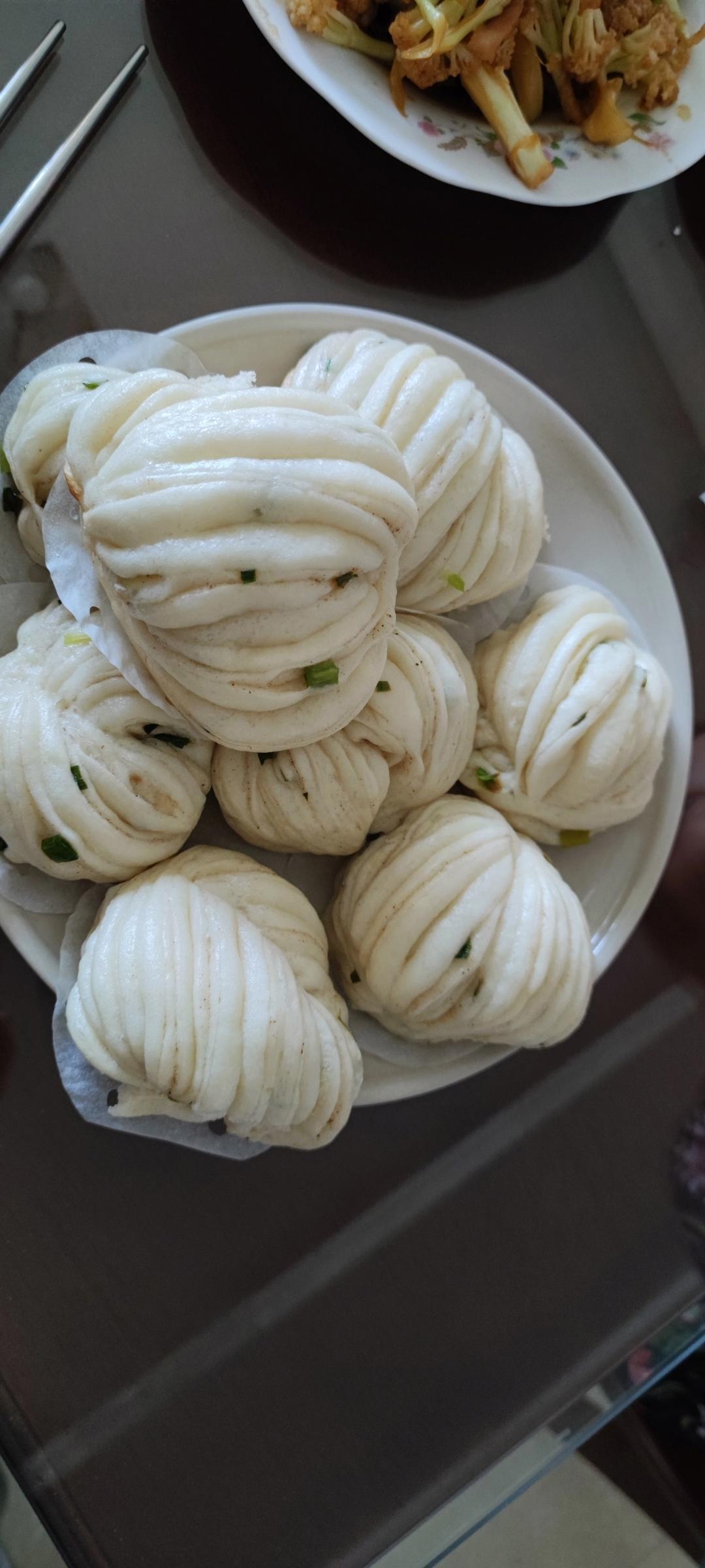 葱油花卷，一根筷子卷出漂亮的造型