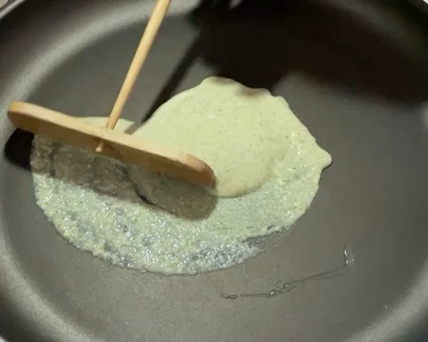 小白初级——平底锅版煎饼果子的做法