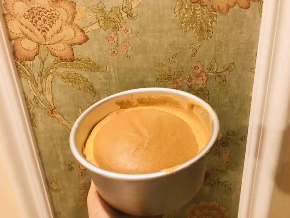 超简单完美戚风蛋糕（6寸2蛋）附打发、翻拌、脱模视频