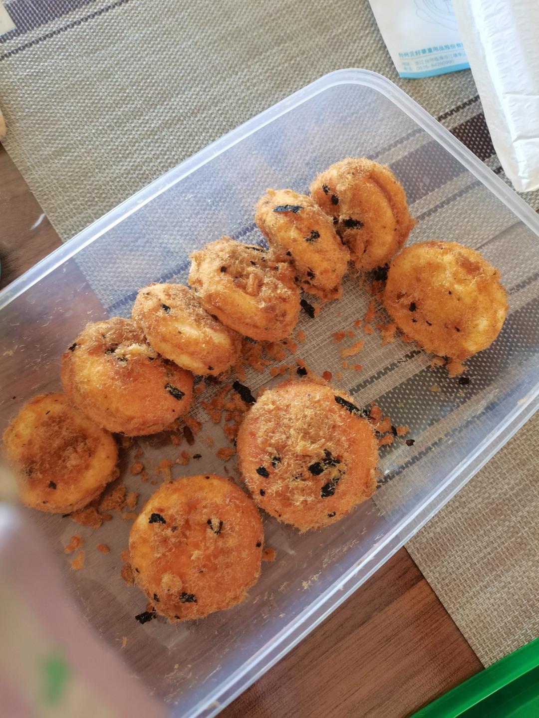 咸香松软的肉松小贝