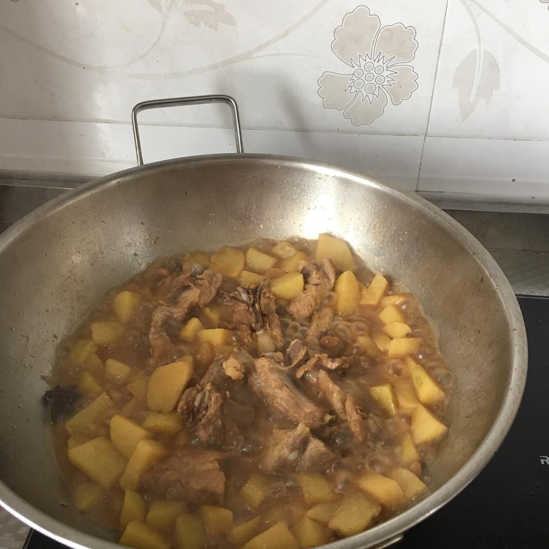土豆烧排骨