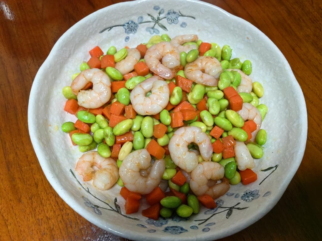 青豆，胡萝卜，玉米炒虾仁。
