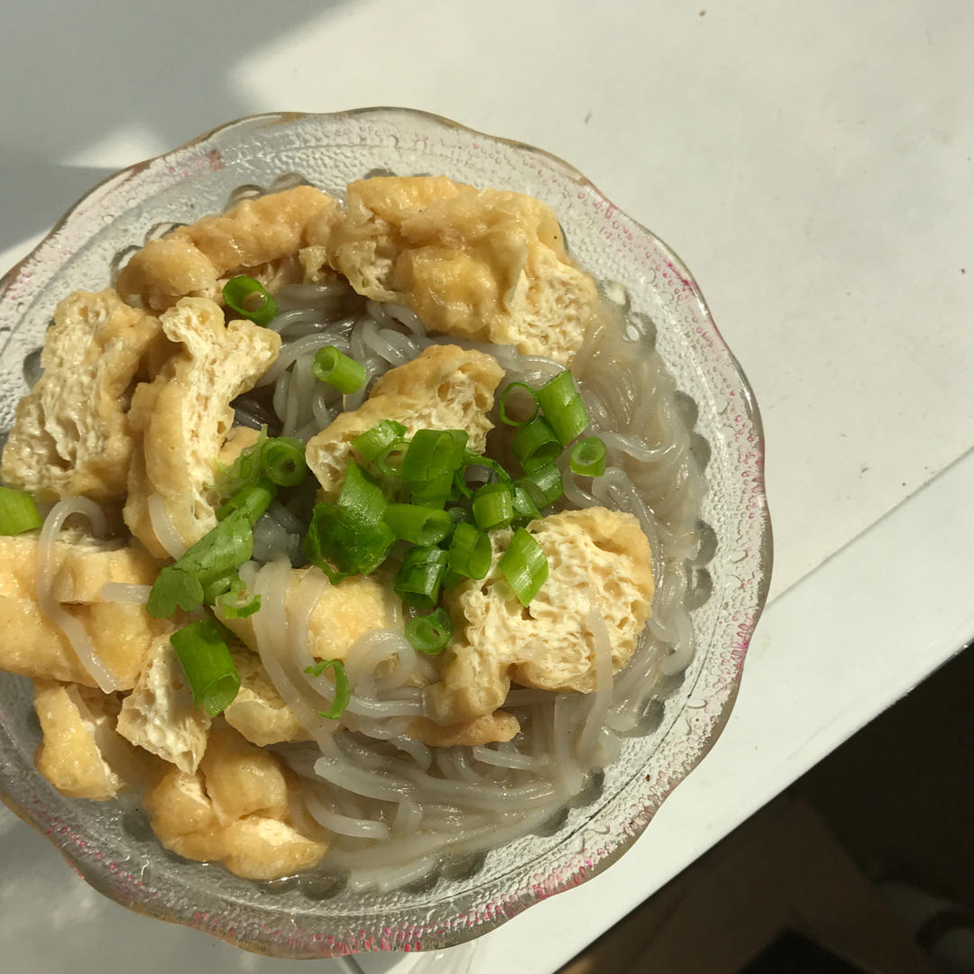 油豆腐粉丝汤