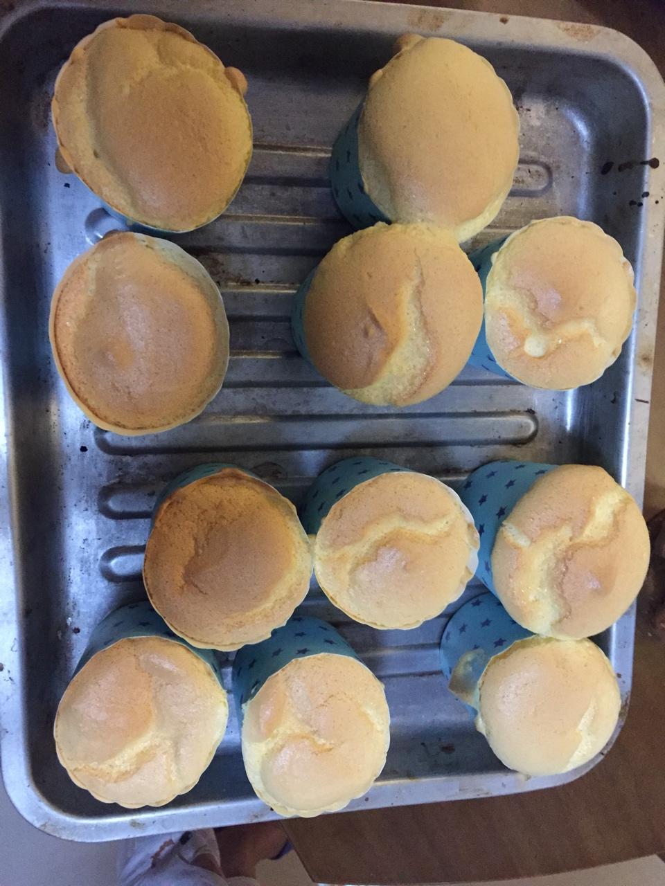 软绵绵戚风纸杯蛋糕