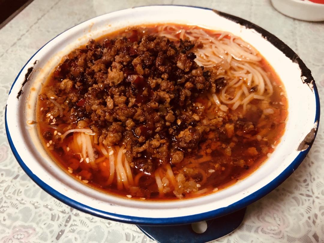 好吃到哭的肉臊子面