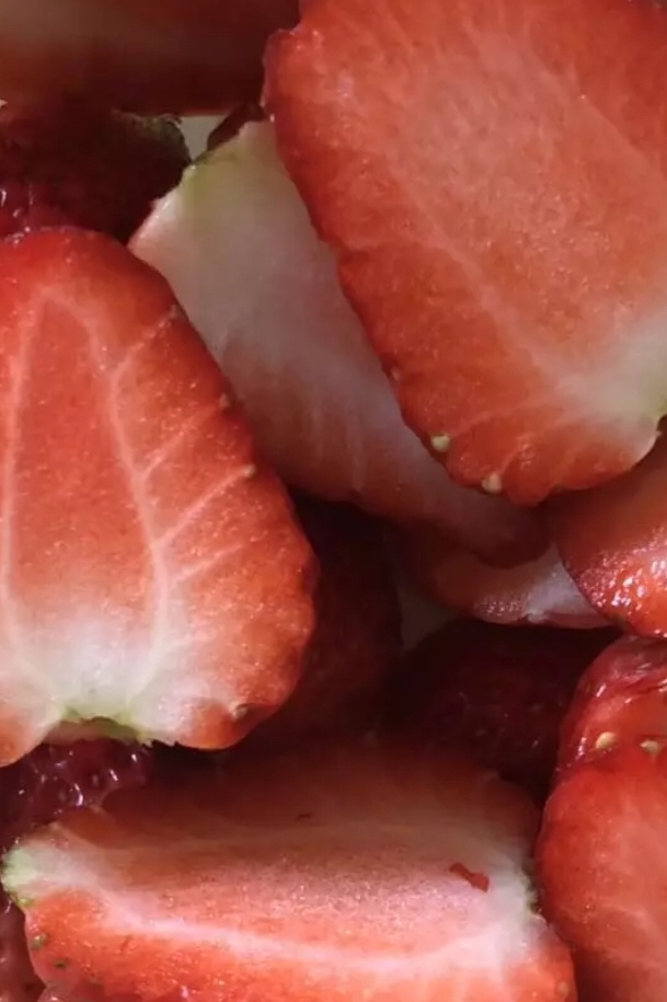 0失败无需烤箱的🍓草莓椰蓉小方(消耗牛奶)的做法 步骤5
