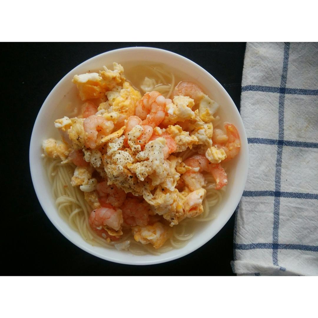 经典港式鲜虾云吞面