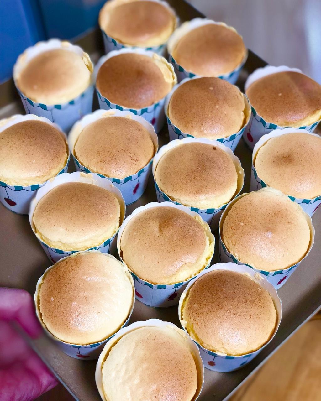 软绵绵戚风纸杯蛋糕