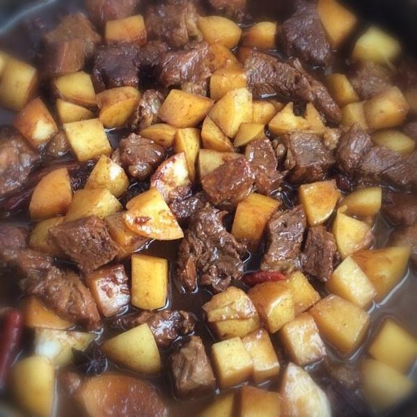 美味牛肉炖土豆