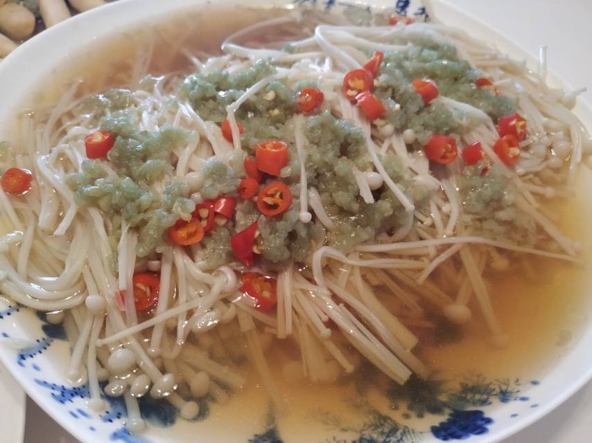 一口上瘾的蒜蓉金针菇