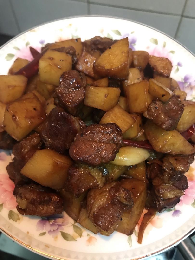 红烧土豆牛腩