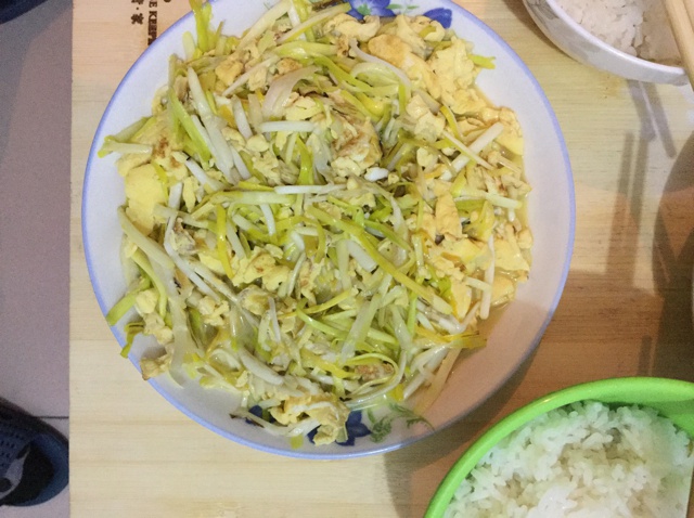 蒜黄炒鸡蛋