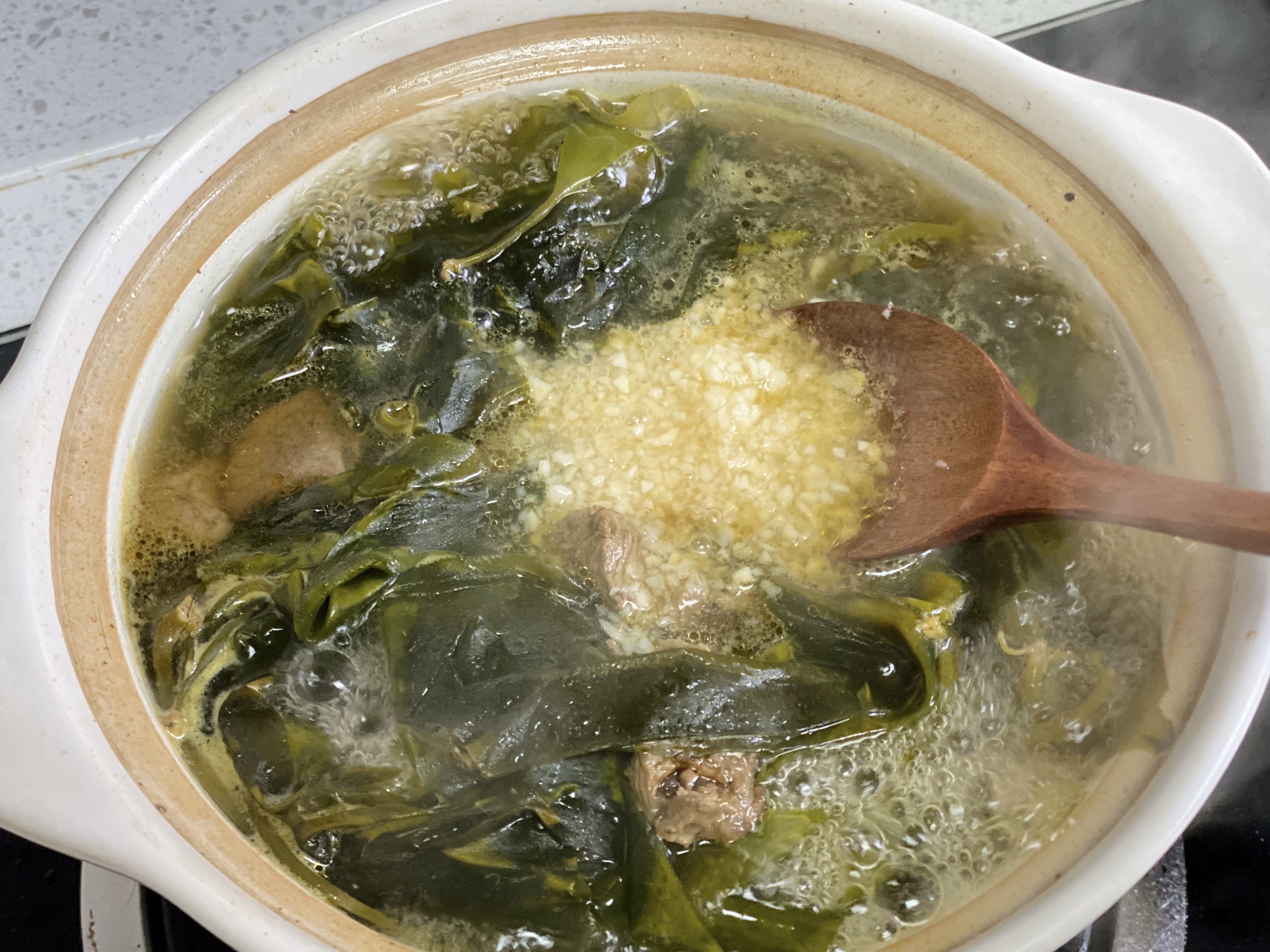韩式牛肉海带花汤的做法 步骤8