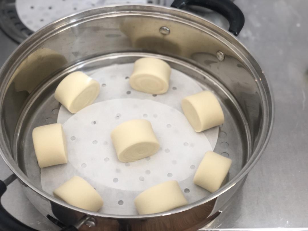 细腻光滑一次发酵牛奶馒头