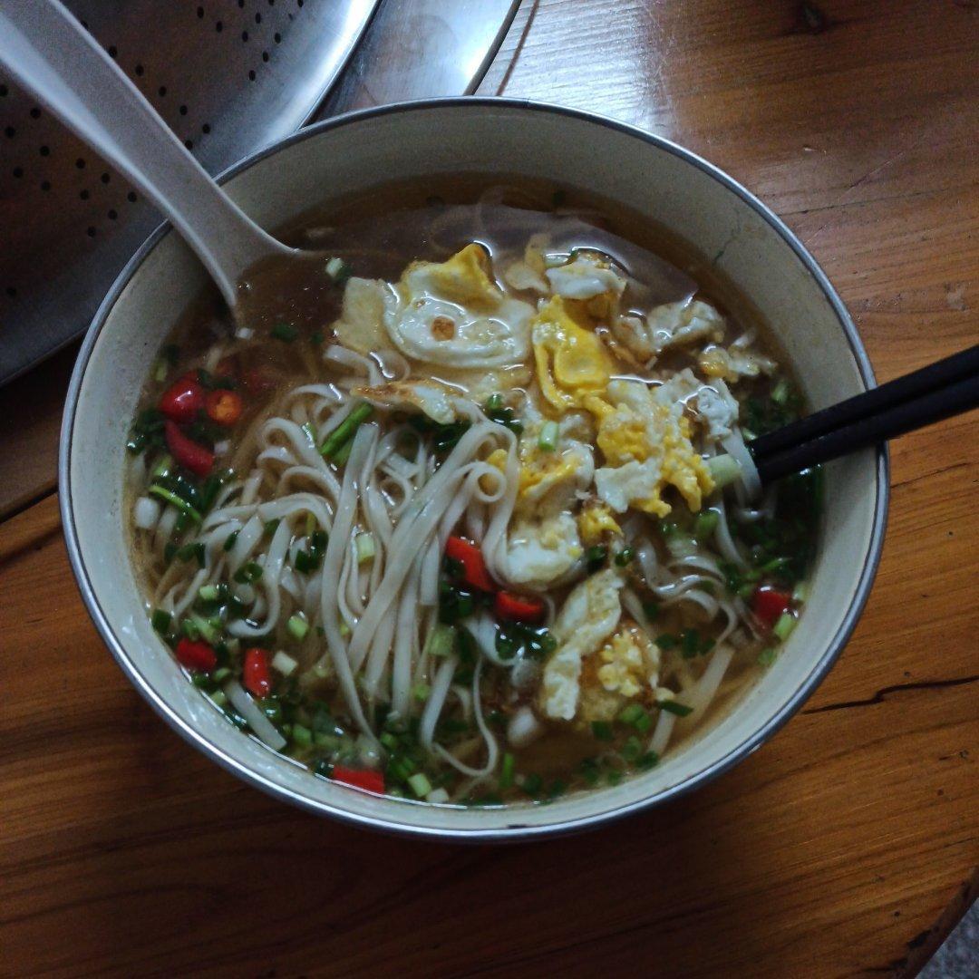 热汤面