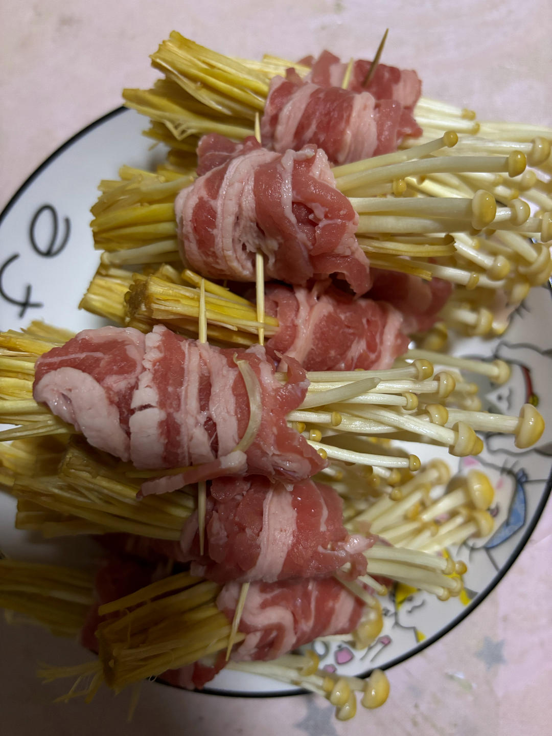 烧汁金针肥牛卷